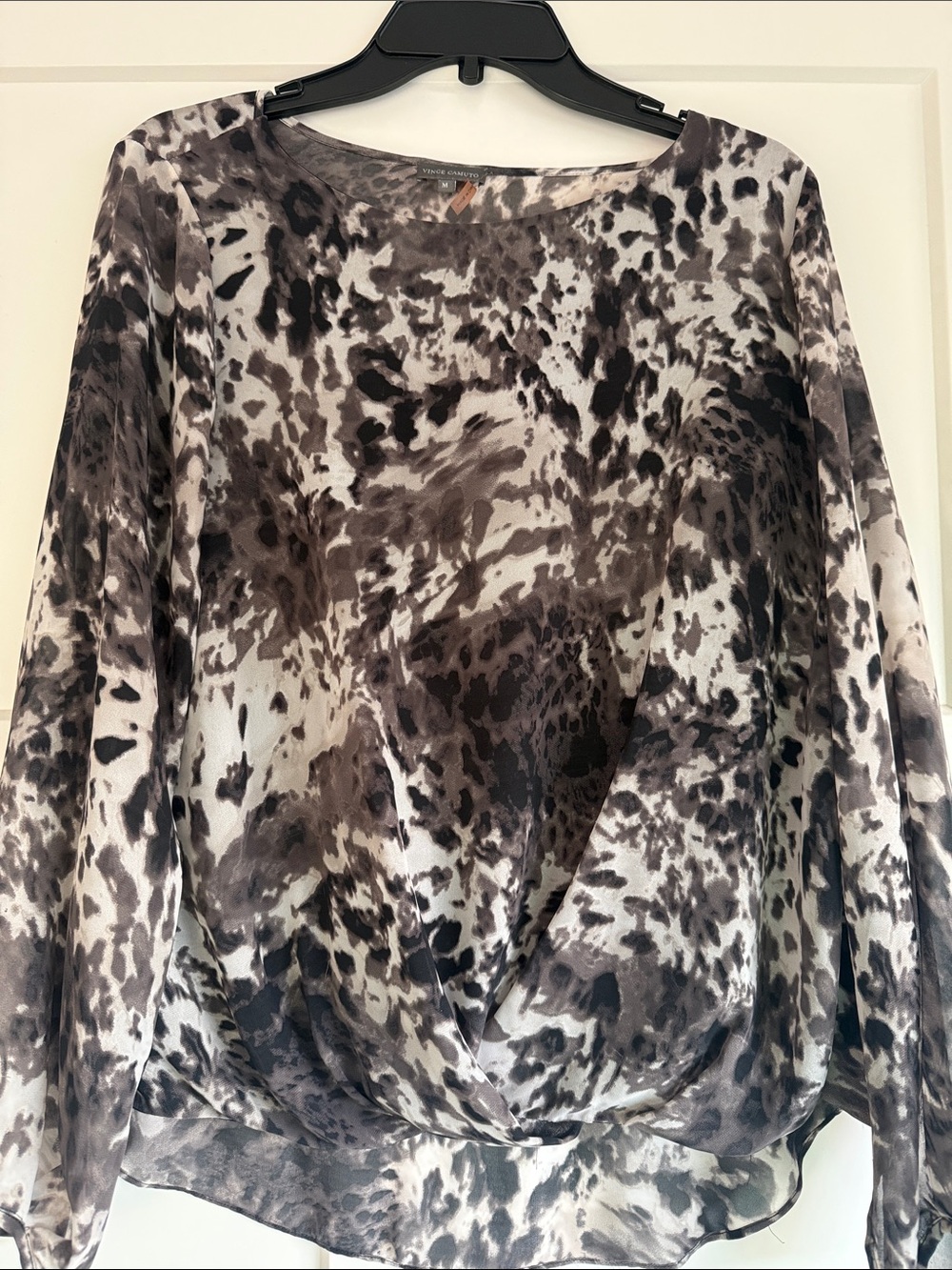 Vince Camuto Black & Gray Abstract Animal-Print Long-Sleeve Blouse